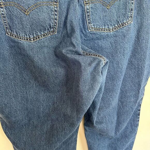 Levi's® Premium Women’s 80’s Mom Jean in Running Errands Dark Wash - Picture 11 of 15